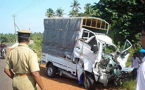 ದೇವದುರ್ಗ ಬಳಿ ಭೀಕರ ಅಪಘಾತ: 5 ಸಾವು