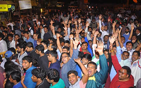 ಆತಂಕದ ನಡುವೆಯೂ ಸಂಭ್ರಮ