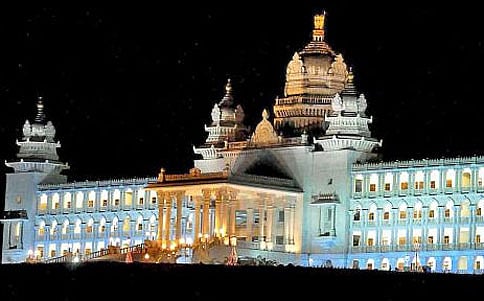 ಸುವರ್ಣ ವಿಧಾನಸೌಧದ ಸುತ್ತ ಗ್ರೀನ್ ಬೆಲ್ಟ್ಗೆ ರೆಡ್ ಸಿಗ್ನಲ್!