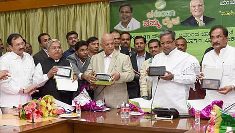 1500 ಪ್ರಗತಿಪರ ರೈತರಿಗೆ ಉಚಿತ ಟ್ಯಾಬ್ಲೆಟ್