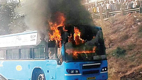 ಬಿಎಂಟಿಸಿ ಬಸ್ಸಿನಲ್ಲಿ ಹಠಾತ್ ಬೆಂಕಿ