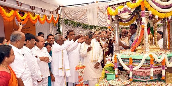 ವಿಶ್ವವಿಖ್ಯಾತ ಮೈಸೂರು ದಸರಾ ಉತ್ಸವಕ್ಕೆ ಚಾಲನೆ