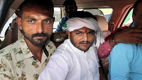 'ಪೊಲೀಸರನ್ನು ಕೊಲ್ಲಿ' ಹೇಳಿಕೆ: ಹಾರ್ದಿಕ್ ವಿರುದ್ಧ ದೇಶದ್ರೋಹದ ಕೇಸ್ ದಾಖಲು