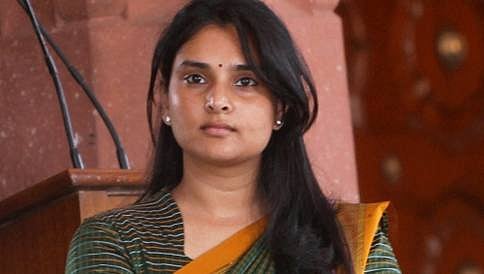 ಸಿದ್ದು ಸಂಪುಟದಿಂದ ಅಂಬಿಗೆ ಕೊಕ್, ರಮ್ಯಾಗೆ ಸಚಿವ ಸ್ಥಾನ?