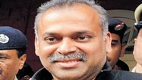 ಬುಲೆಟ್‍ಪ್ರೂಫ್ ಜಾಕೆಟ್ ಧರಿಸಿ ನ್ಯಾಯಾಲಯಕ್ಕೆ ಬಂದ ರಾಜ