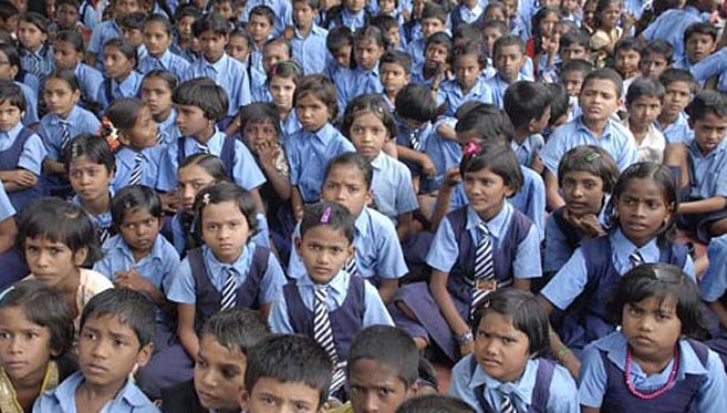 ಕನ್ನಡ ಶಾಲೆಗಳನ್ನು ಉಸಿರಾಡಲು ಬಿಡಿ!