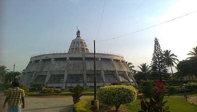 <b>ಸತ್ಯಾಗ್ರಹ ಸೌಧ:</b>