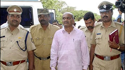 ಹಿಂದು ವಿರೋಧಿ ಧೋರಣೆ ಖಂಡಿಸಿ ಮಂಗಳೂರು ಬಂದ್, ಮುತಾಲಿಕ್ ಬಂಧನ