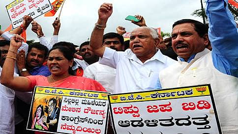 ಸೆರಗು ಹಿಡಿದು ಮುಖ್ಯಮಂತ್ರಿ ಪದವಿ