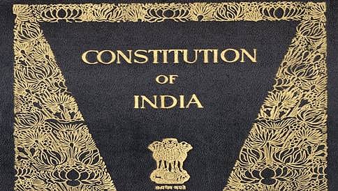 ಧಾರ್ಮಿಕ ಗ್ರಂಥಗಳ ಬದಲು ಸಂವಿಧಾನದ ಮೇಲೆ ಪ್ರಮಾಣ ಮಾಡುವುದನ್ನು ಕಡ್ಡಾಯಗೊಳಿಸಿ: ಶಿವಸೇನೆ