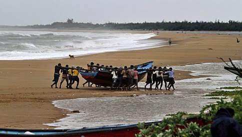 ವಾಯುಭಾರ ಕುಸಿತ; ತಮಿಳುನಾಡಿನಲ್ಲಿ ಭಾರಿ ಮಳೆ, ಚಂಡಮಾರುತ ಭೀತಿ