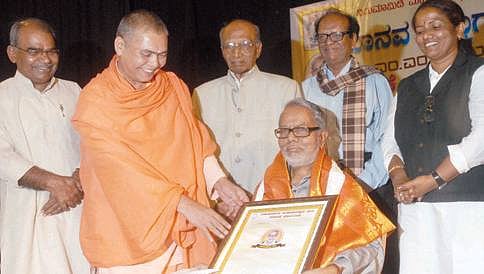 ಧಾರ್ಮಿಕ ಮಠಗಳಿಂದಲೇ ಜಾತಿ ರಾಜಕಾರಣ ಕೆಲಸ