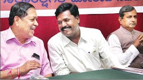 ಜಿಎಸ್‍ಟಿ ಜಾರಿಯಲ್ಲಿ ಇಬ್ಬಗೆಯ ನೀತಿ: ಸಂತೋಷ ಹೆಗ್ಡೆ
