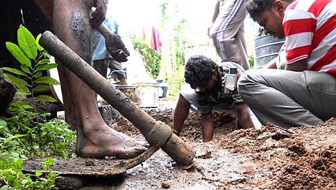 ಮಲದಗುಂಡಿಯ ವಿಷಕ್ಕೆ ಮೂರು ಕಾರ್ಮಿಕರ ಸಾವು