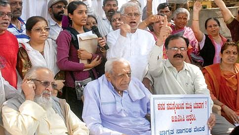 ಕಸ ಮುಕ್ತಕ್ಕಾಗಿ ಕೈ ಜೋಡಿಸಿದ ಜನ