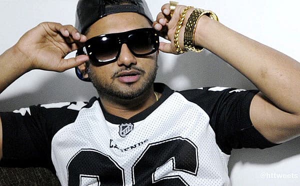 <b>ನಂ-7 ಯೋಯೋ ಹನಿ ಸಿಂಗ್</b><br>2015ರಲ್ಲಿ ಅತಿ ಹೆಚ್ಚು ಬಾರಿ ಗೂಗಲ್ ಸರ್ಚ್ ಒಳಗಾದ ಭಾರತೀಯರ ಪಟ್ಟಿಯಲ್ಲಿ ಬಾಲಿವುಡ್ ನ ಖ್ಯಾತ ಗಾಯಕ ಯೊಯೊ ಹನಿ ಸಿಂಗ್ ಏಳನೇ ಸ್ಥಾನದಲ್ಲಿ ಇದ್ದಾರೆ.