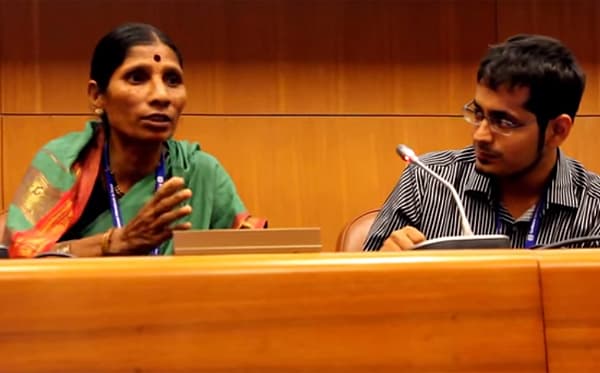 <div><b> ಚಿಂದಿ ಆಯುವ ಮಹಿಳೆಯಿಂದ ಅಂತಾರಾಷ್ಟ್ರೀಯ ಸಭೆಯಲ್ಲಿ ಭಾಷಣ</b></div><div><br></div><div>ಪುಣೆಯಲ್ಲಿ ಚಿಂದಿ ಆಯುವ 50ರ ಹರೆಯದ ಸುಮನ್ ಮೋರೆ ಎಂಬಾಕೆ ಜಿನೆವಾದಲ್ಲಿ ನಡೆದ ಅಂತಾರಾಷ್ಟ್ರೀಯ ಕಾರ್ಮಿಕ ಒಕ್ಕೂಟದ ಸಭೆಯಲ್ಲಿ ಭಾಷಣ ಮಾಡಿದ್ದಾರೆ. </div><div>ಪುಣೆಯಲ್ಲಿ ಕಾಗದ್ ಕಚ್