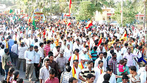 ಕನ್ನಡ ಬಾವುಟಗಳು, ತಳಿರು ತೋರಣ-ರಂಗೇರಿದ ಶ್ರವಣಬೆಳಗೊಳ