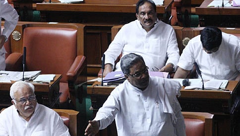 ಮೀಸಲಿನಲ್ಲಿ ವಂಚನೆ: ಕ್ರಮಕ್ಕೆ ಒತ್ತಾಯಿಸಿ ಪ್ರತಿಪಕ್ಷ ಸಭಾತ್ಯಾಗ