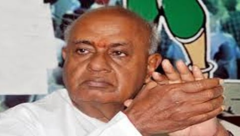 ಸಿದ್ದರಾಮಯ್ಯ-ಗೌಡರ ನಡುವೆ 'ಕೈ'ವಾಡ