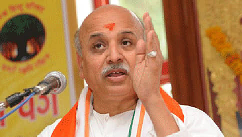 ತೊಗಾಡಿಯಾ  ನಿರ್ಬಂಧ:ತೀರ್ಪು ಇಂದು