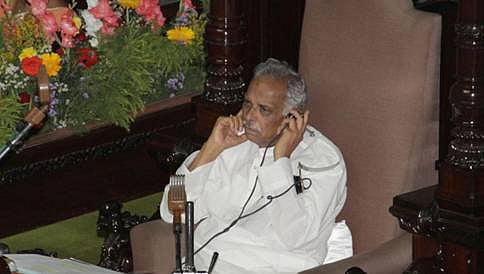 ಸಾಲ ಪಡೆದಾದ್ರೂ ಬರದ ಜಿಲ್ಲೆಗಳಿಗೆ ನೀರು ಕೊಡಿ
