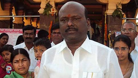 ಶಾಸಕ ಮಾನಪ್ಪ ವಜ್ಜಲ್ ಮನೆ ಮೇಲೆ ಐಟಿ ದಾಳಿ, 2 ಕೋಟಿ ನಗದು ಜಪ್ತಿ