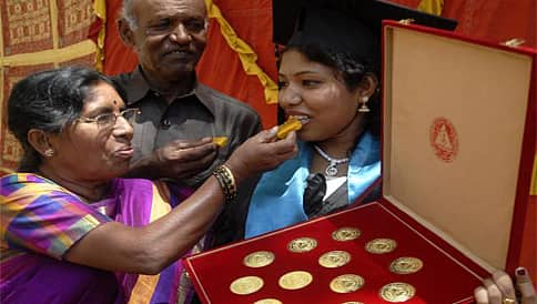 ಅಪ್ಪ ಅಮ್ಮನ ದುಡಿಮೆಯೇ  ಚಿನ್ನ