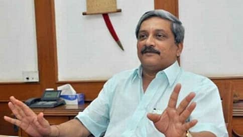 ರಕ್ಷಣಾ ಬಜೆಟ್ ಕೊಳ್ಳೆ ಹೊಡೆದ ಯುಪಿಎ ಸರ್ಕಾರ; ಪರ್ರಿಕರ್ ಆರೋಪ; ಕಾಂಗ್ರೆಸ್ ಕೆಂಡಾಮಂಡಲ