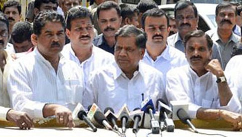 ರವಿ ನಿಗೂಢ ಸಾವು ಪ್ರಕರಣ: ವಿಪಕ್ಷಗಳಿಂದ ರಾಜ್ಯಪಾಲರಿಗೆ ಮನವಿ