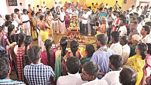 ಘರ್ ವಾಪಸಿ: ಪೊಲ್ಲಾಚಿಯಲ್ಲಿ ೫೫ ಜನ ಮರು ಮತಾಂತರ