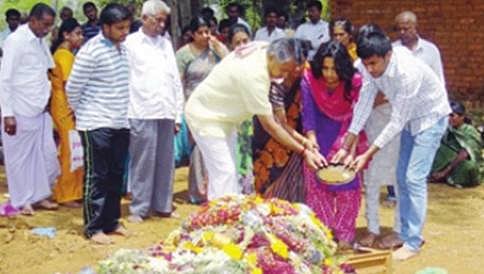 3ನೇ ದಿನದ ಕಾರ್ಯದಲ್ಲಿ ಅಧಿಕಾರಿಗಳೂ ಭಾಗಿ