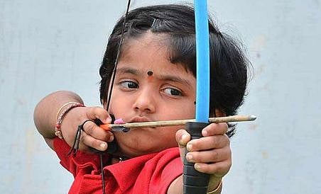 ಆರ್ಚರಿ ಸಾಧನೆ: ಇಂಡಿಯಾ ಬುಕ್ ಆಫ್ ರೆಕಾರ್ಡ್ಸ್ ಸೇರಿದ ಮೂರು ವರ್ಷದ ಬಾಲಕಿ