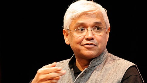 ಬೂಕರ್ ರೇಸಲ್ಲಿ ಅಮಿತಾವ್