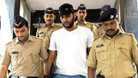 ಕೋರ್ಟ್ ನಲ್ಲಿ ಪೊಲೀಸರ ಬೆವರಿಳಿಸಿದ ಶಂಕಿತ ಉಗ್ರ..!