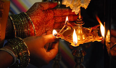 ಸಂಬಂಧಗಳನ್ನು ಗಟ್ಟಿಮಾಡಬಲ್ಲದು 'ದೀಪ' ಎಂಬ ಶಕ್ತಿ