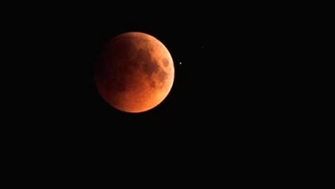 ಭಾರತದಾದ್ಯಂತ ಗೋಚರವಾಗುವ ಏಪ್ರಿಲ್ ೪ರ ಚಂದ್ರಗ್ರಹಣ