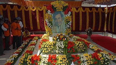 ಇಂದು ಕನ್ನಡದ ಮೇರು ನಟ ಡಾ.ರಾಜ್ ಕುಮಾರ್ ಪುಣ್ಯತಿಥಿ