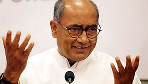 ಮೋದಿಯನ್ನು ಹಿಟ್ಲರ್ ಗೆ ಹೋಲಿಕೆ ಮಾಡಿದ ದಿಗ್ವಿಜಯ್ ಸಿಂಗ್