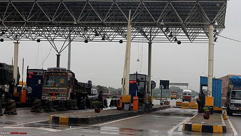 ಅಕ್ರಮ ಟೋಲ್ ಗೇಟ್
