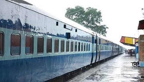 ಚಪ್ಪಲಿಯಲ್ಲಿ ಹೊಂಚು ಹಾಕಿದ್ದ ಜವರಾಯ!