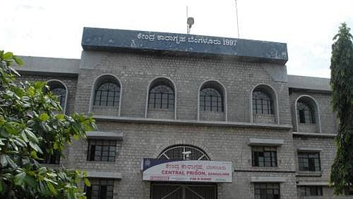 ಪರೋಲ್ ಮೇಲೆ ಹೊರಬಂದಿದ್ದ ಕೈದಿ ಕೊಲೆ