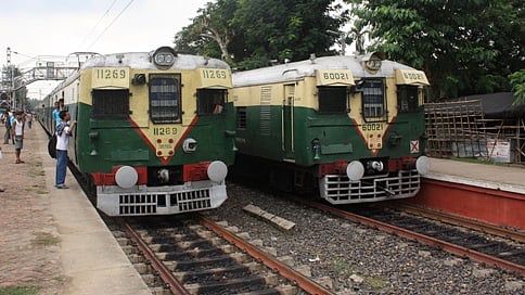 ಕೋಲ್ಕತ್ತ ಲೋಕಲ್ ರೈಲಿನಲ್ಲಿ ಸ್ಪೋಟ; ೧೭ ಜನರಿಗೆ ಗಾಯ