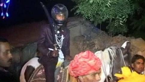 ಮದುವೆ ಮೆರವಣಿಗೆ ವೇಳೆ ಹೆಲ್ಮೆಟ್ ಧರಿಸಿದ ದಲಿತ ವರ, ಕಲ್ಲು ತೂರಿದ ಗ್ರಾಮಸ್ಥರು