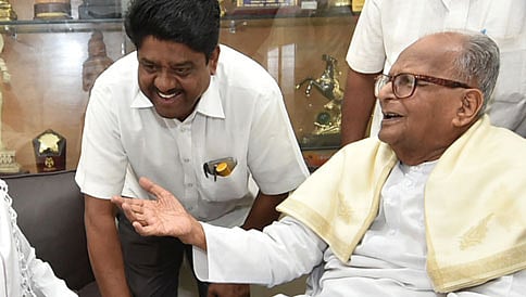 ಹೀರೋ ಆಗಲು ಹೊರಟ ಶಾಸಕ ನಡಹಳ್ಳಿ: ಪಾಪು ತರಾಟೆ