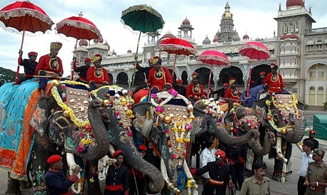 ಧಾರ್ಮಿಕ ಹಾಗೂ ಮತ್ತಿತರ ಕಾರ್ಯಕ್ರಮಗಳಲ್ಲಿ ಆನೆಗಳನ್ನು ಹಿಂಸಿಸಬೇಡಿ: ಸುಪ್ರೀಮ್ ಕೋರ್ಟ್