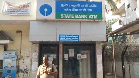 ಬೆಂಗಳೂರು ಮಾದರಿಯಲ್ಲೇ ಹೈದರಾಬಾದ್ನ ಎಟಿಎಂನಲ್ಲಿ ಮಹಿಳೆ ಮೇಲೆ ಗುಂಡಿನ ದಾಳಿ
