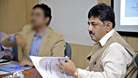 ಆರ್‍ಜಿಎಚ್‍ಯು ಅಡ್ಡಿ ನಿವಾರಣೆ ಹೊಣೆ ಡಿಕೆಶಿಗೆ