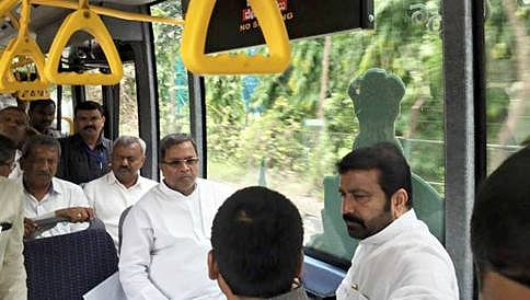 ಬೆಂಗಳೂರು ನಗರ ಪ್ರದಕ್ಷಿಣೆಗಿಳಿದ ಮುಖ್ಯಮಂತ್ರಿ ಸಿದ್ದರಾಮಯ್ಯ