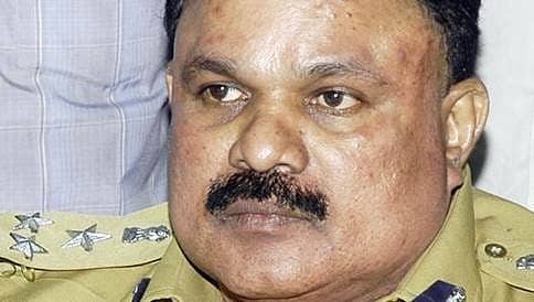 ಕಾನೂನು ಪರೀಕ್ಷೆ ಬರೆಯಲು ಹೋಗಿ ಸಿಕ್ಕಿಹಾಕಿಕೊಂಡ ಐಪಿಎಸ್ ಅಧಿಕಾರಿ